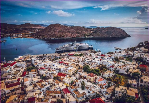 image 7 luxury ship cruises that combine five-star comfort and adventure