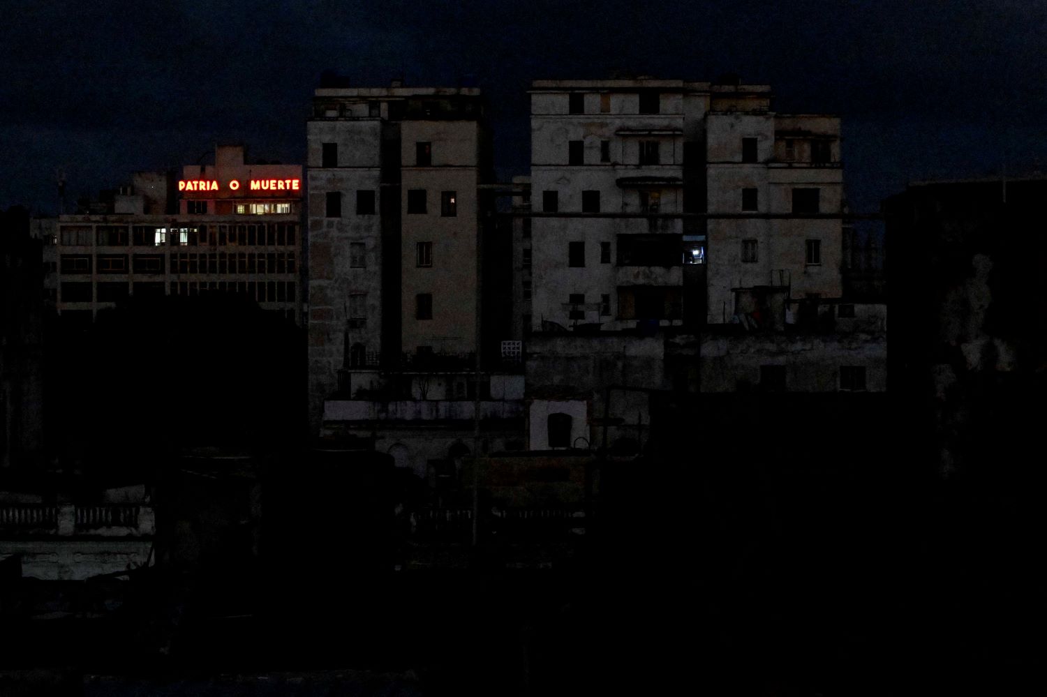 image Cuba begins recovery efforts after second grid collapse in a week