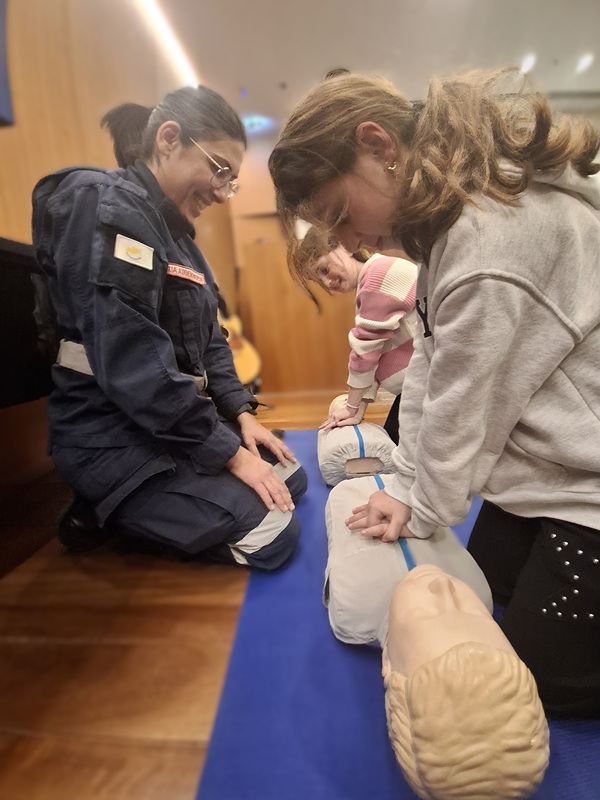 First Aid: a life-saving lesson for Eurobank employees' kids