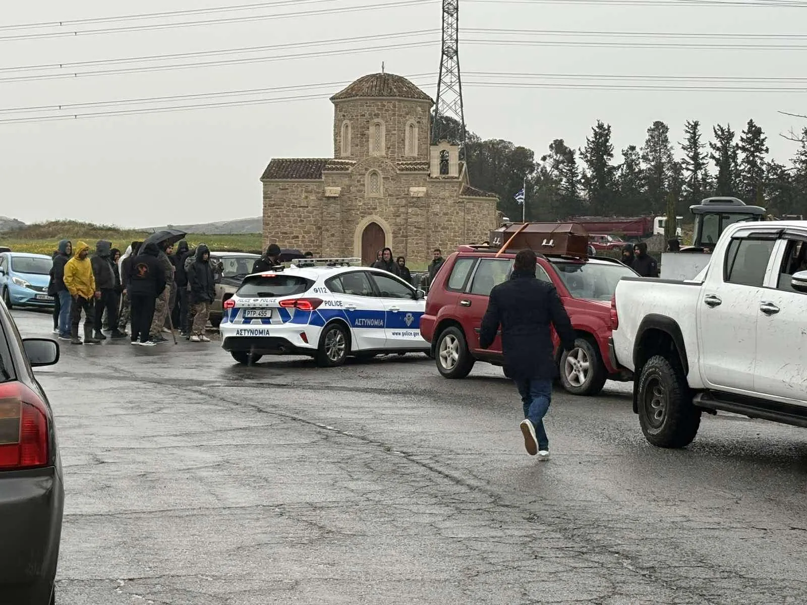 cover Livestock farmers block roads in protest over animal cull