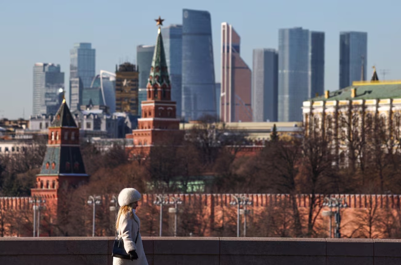 image Russia plans 10 per cent budget cut as energy revenues fall