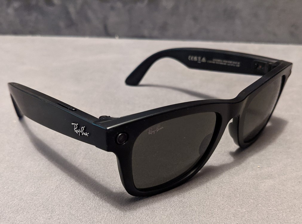 cover Global AI glasses shipments surge in 2025 as Meta dominates market