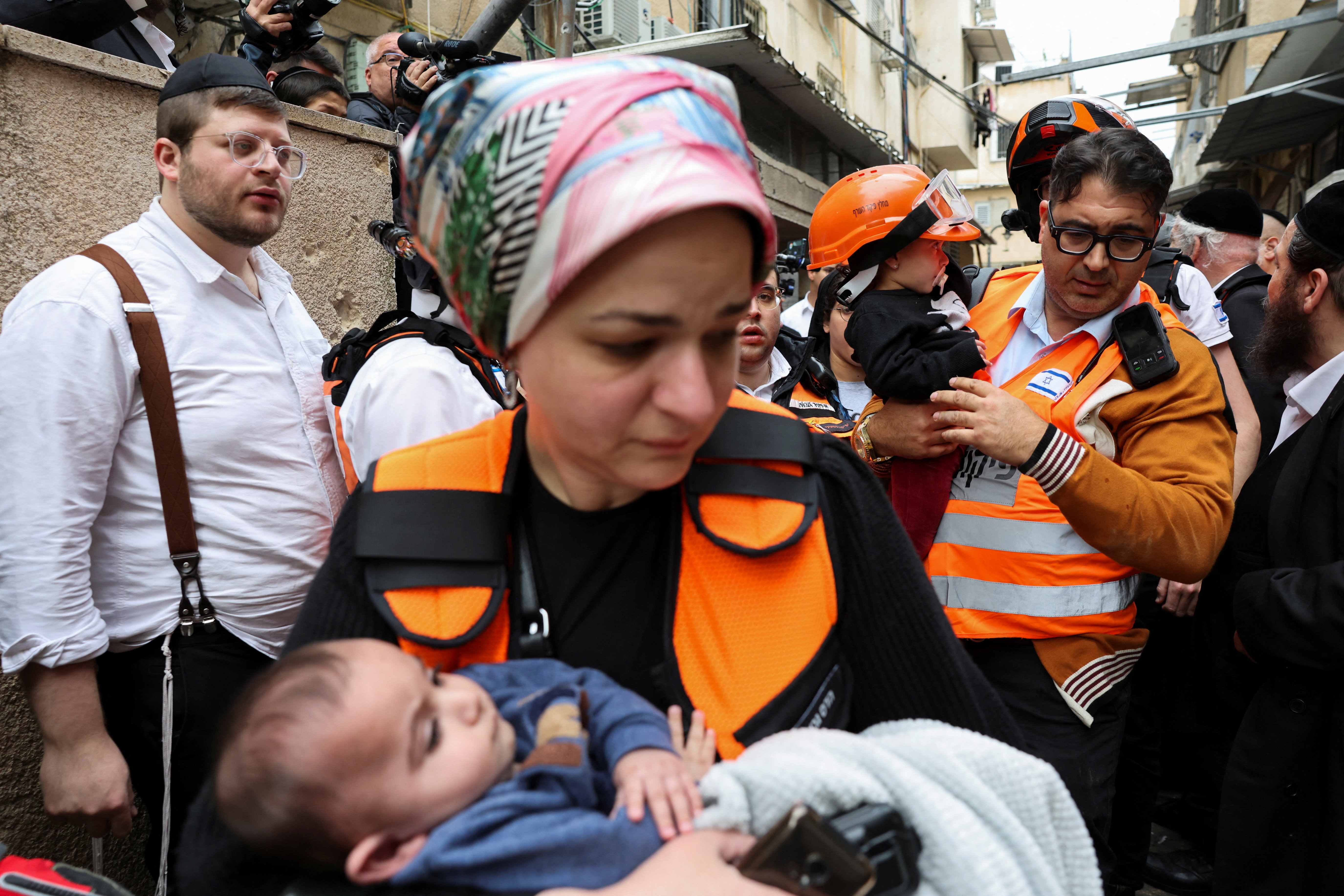 image US eyes a swift end to war as fresh attacks hit Gulf states and Iran