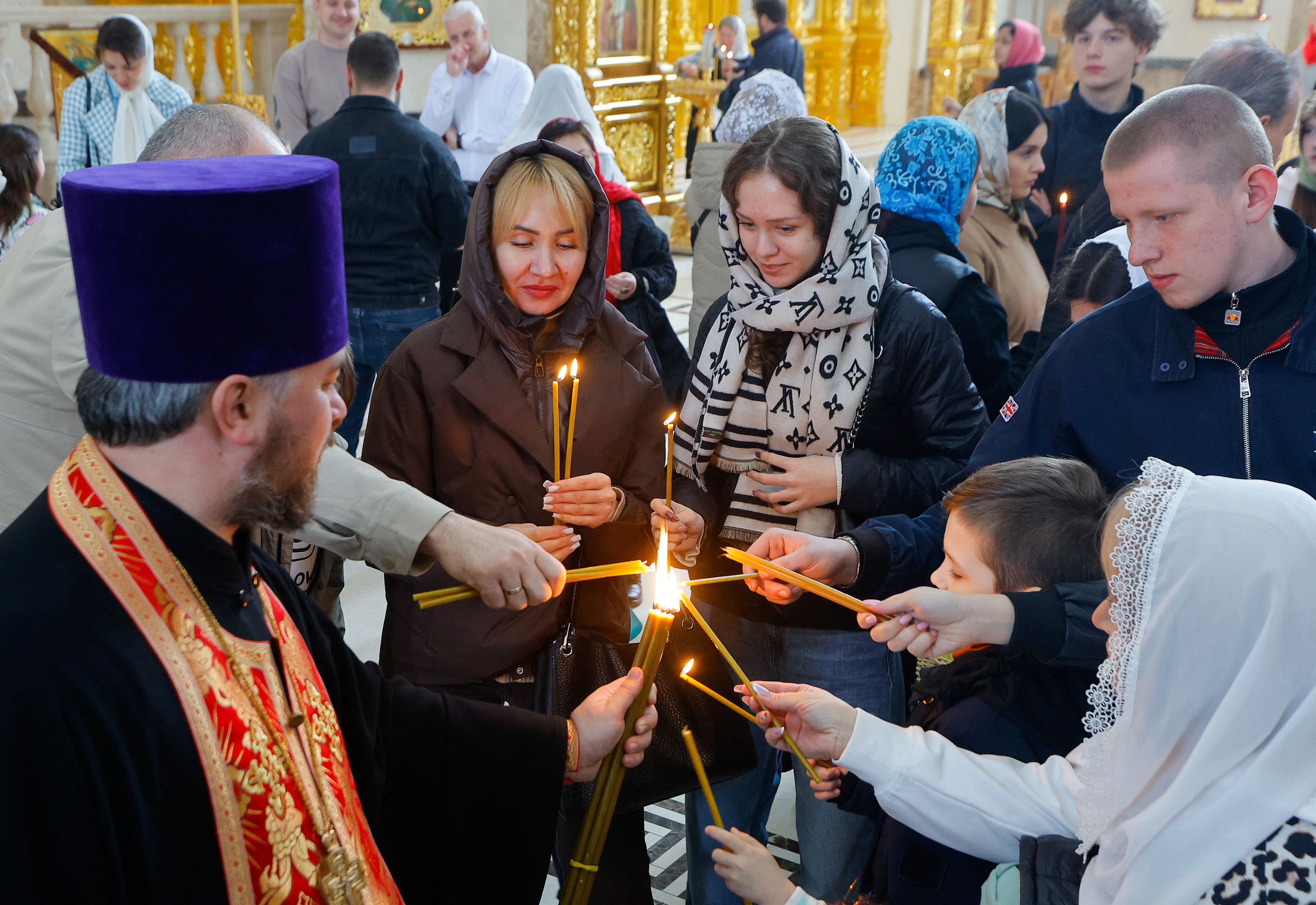 image Russia, Ukraine trade accusations of Orthodox Easter ceasefire violations