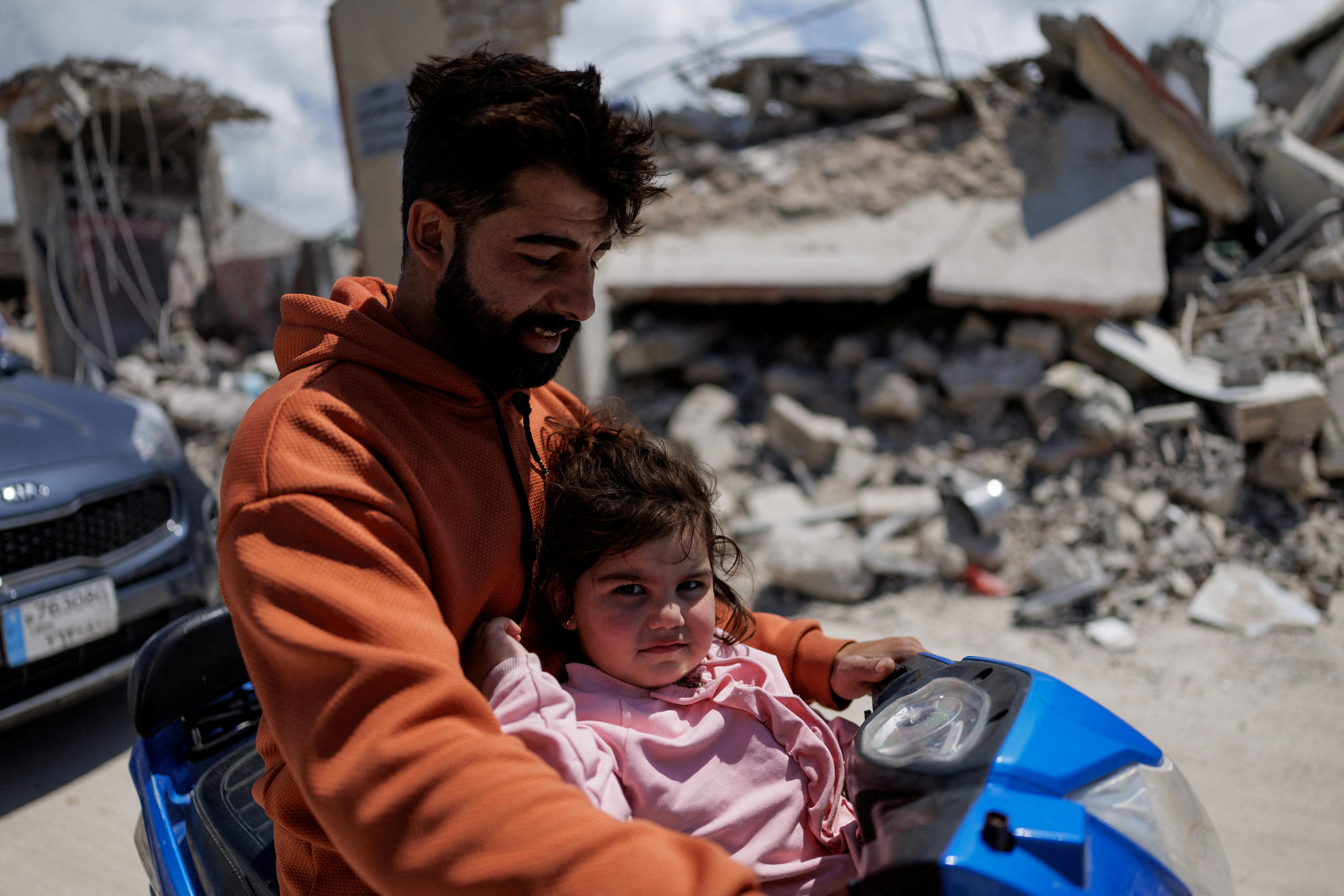 cover Trump declares Iran ceasefire extension with peace talks in doubt