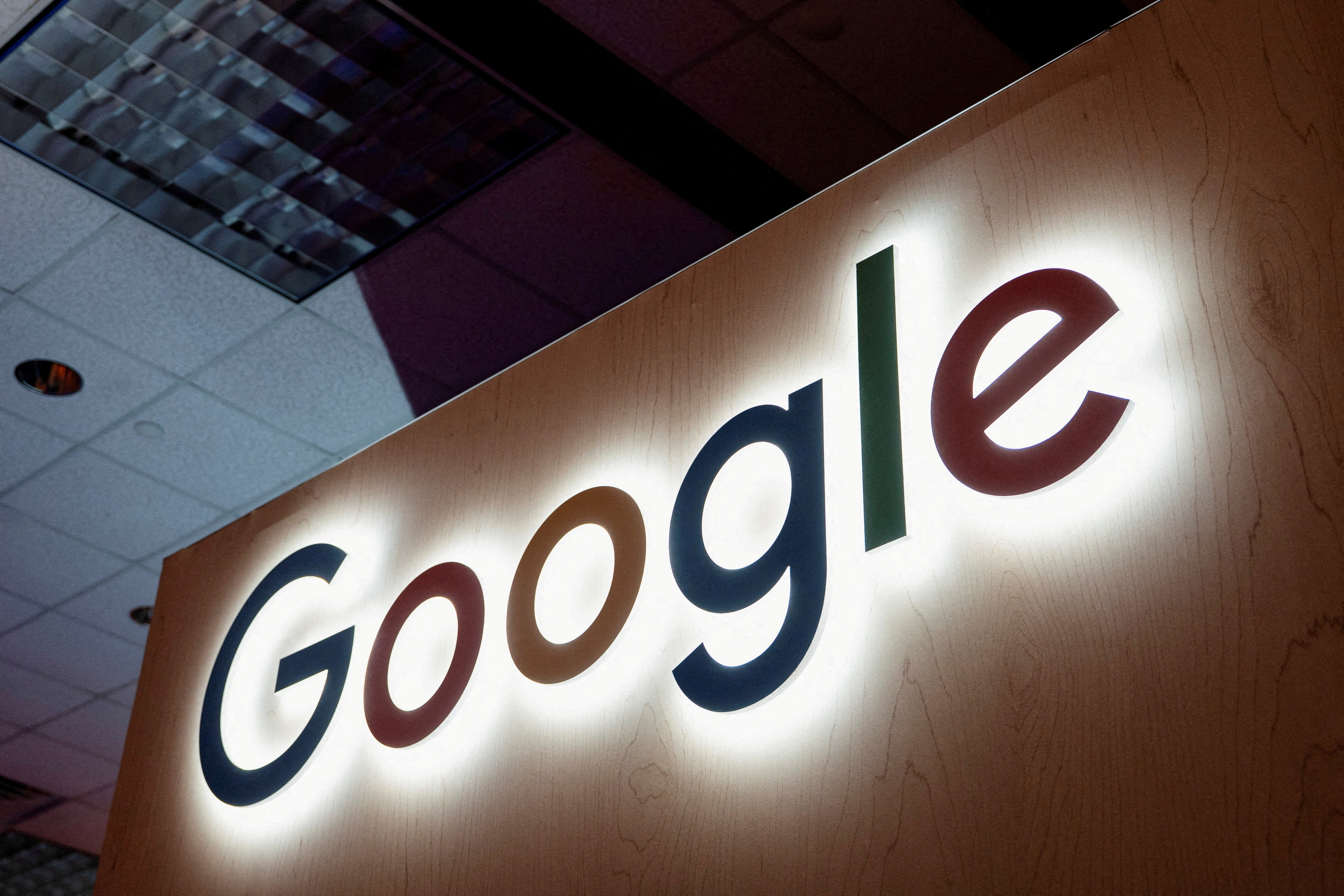 cover Google plans to invest up to $40 billion in Anthropic