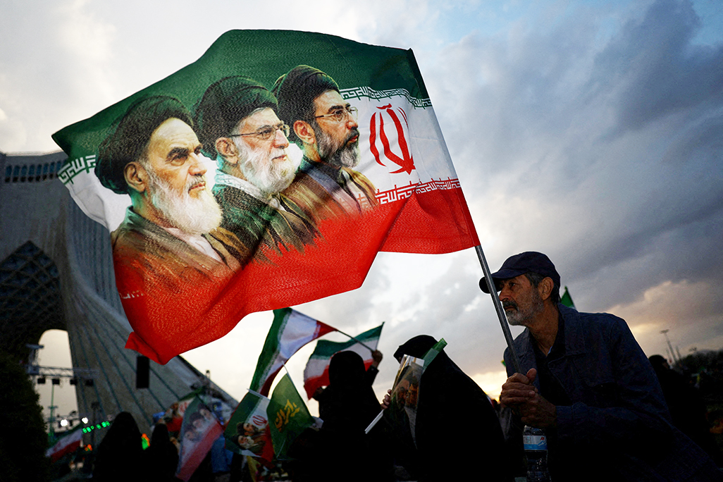 image Iran threatens painful response if US resumes attacks, oil prices seesaw