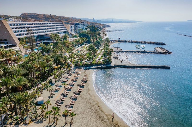 Four Seasons, Amathus Beach hotels shine at British Airways Holidays Customer Excellence Awards 2025