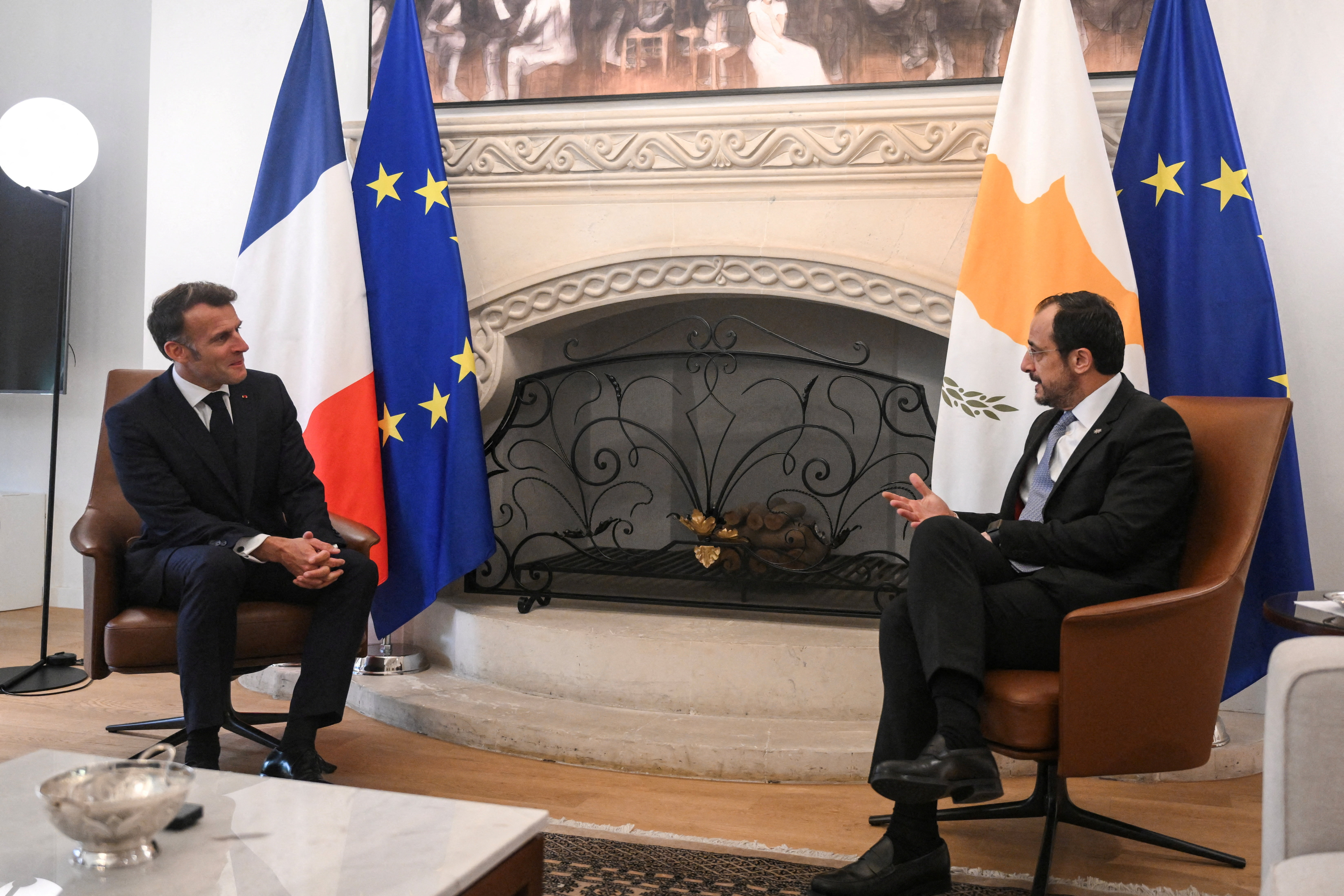 Government heralds ‘strategic’ French defence pact