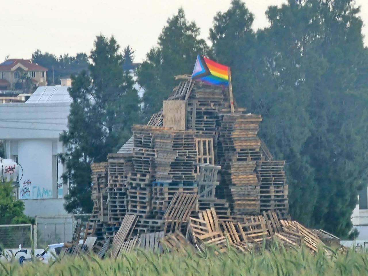 Accept incensed by anti-LGBT lambradjies