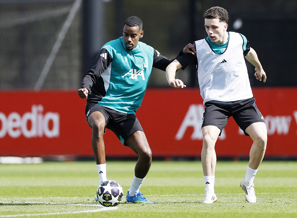 cover Isak travels with Liverpool to PSG but will not start, says Slot