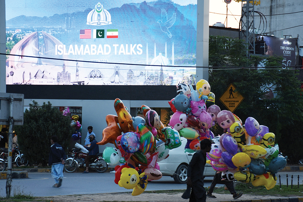 image Iran&#8217;s foreign minister heading to Islamabad to resume indirect talks with US