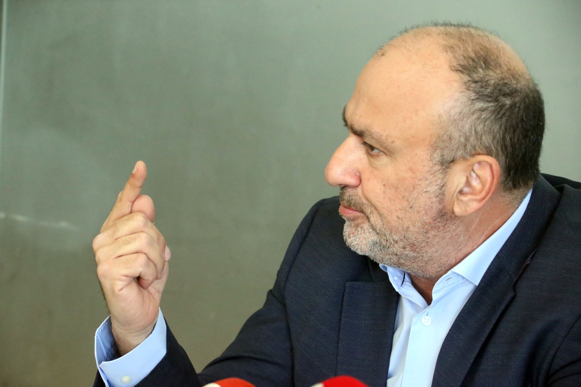 cover Papadakis denies allegations, withdraws from parliamentary race