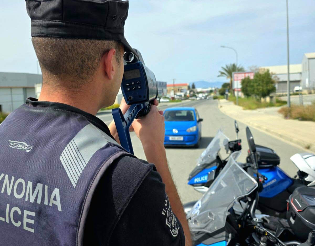 اعتقال ثمانية أشخاص في قبرص خلال حملة أمنية ليلية لمكافحة الجريمة