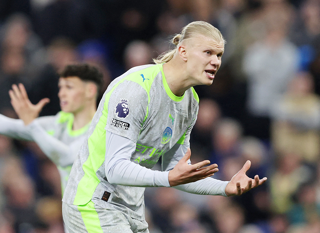 City drop points in title race after wild draw with Everton