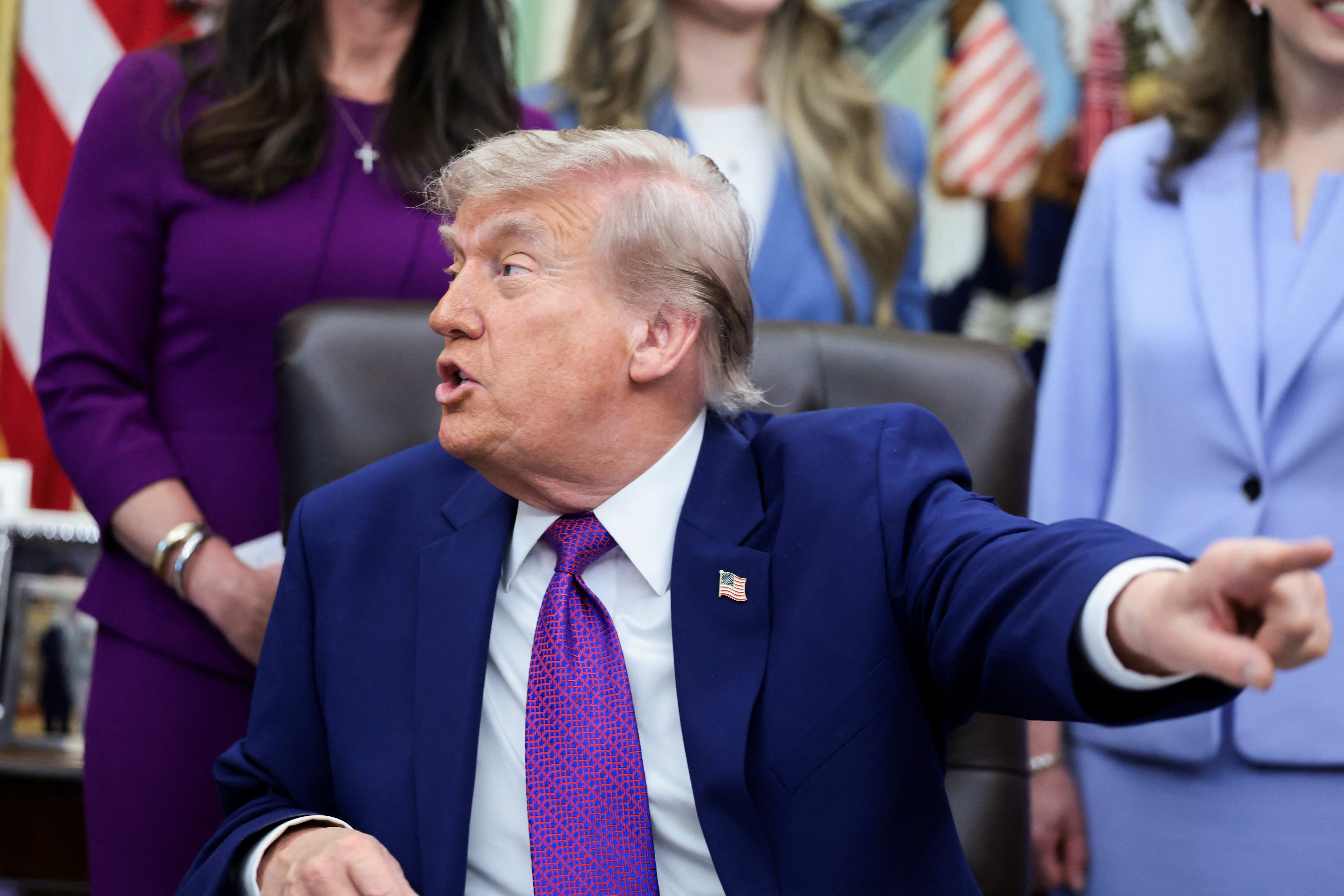 cover Trump says Iran ceasefire is &#8216;on life support&#8217; after he rejects Tehran&#8217;s response
