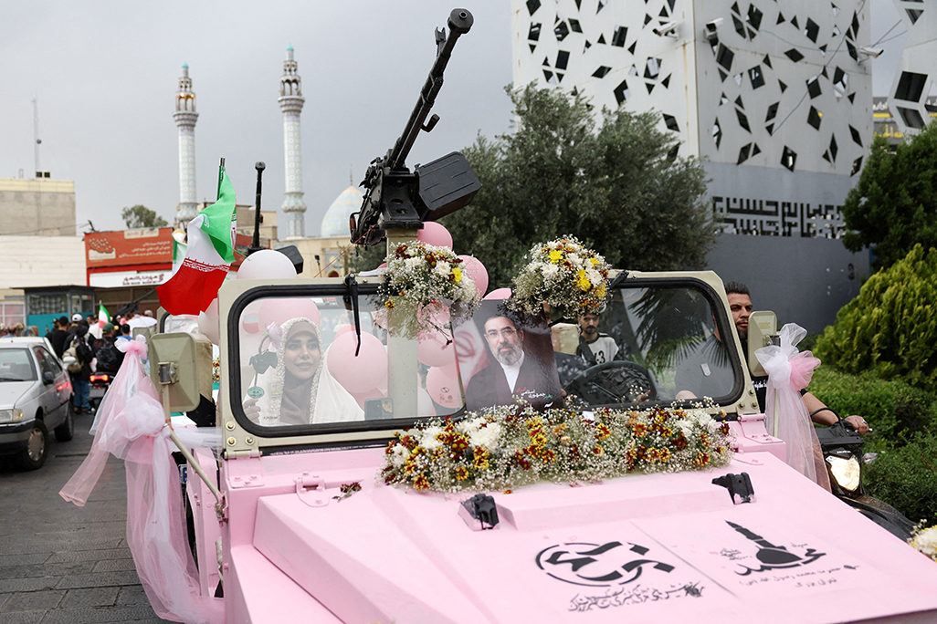 cover Pakistan steps up diplomatic bid to get US-Iran peace talks on track