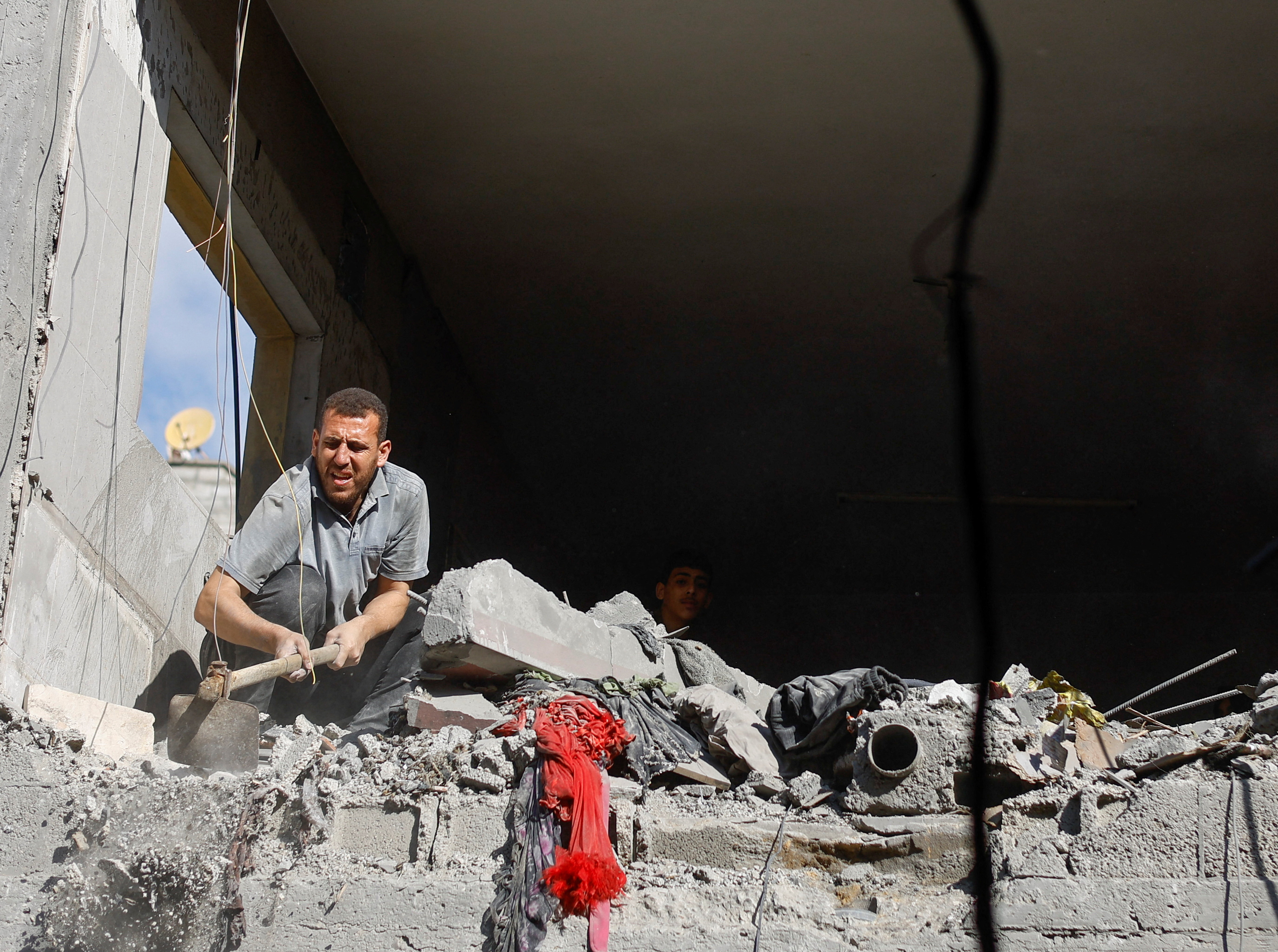 cover Israeli strike kills five Gaza police officers, police say