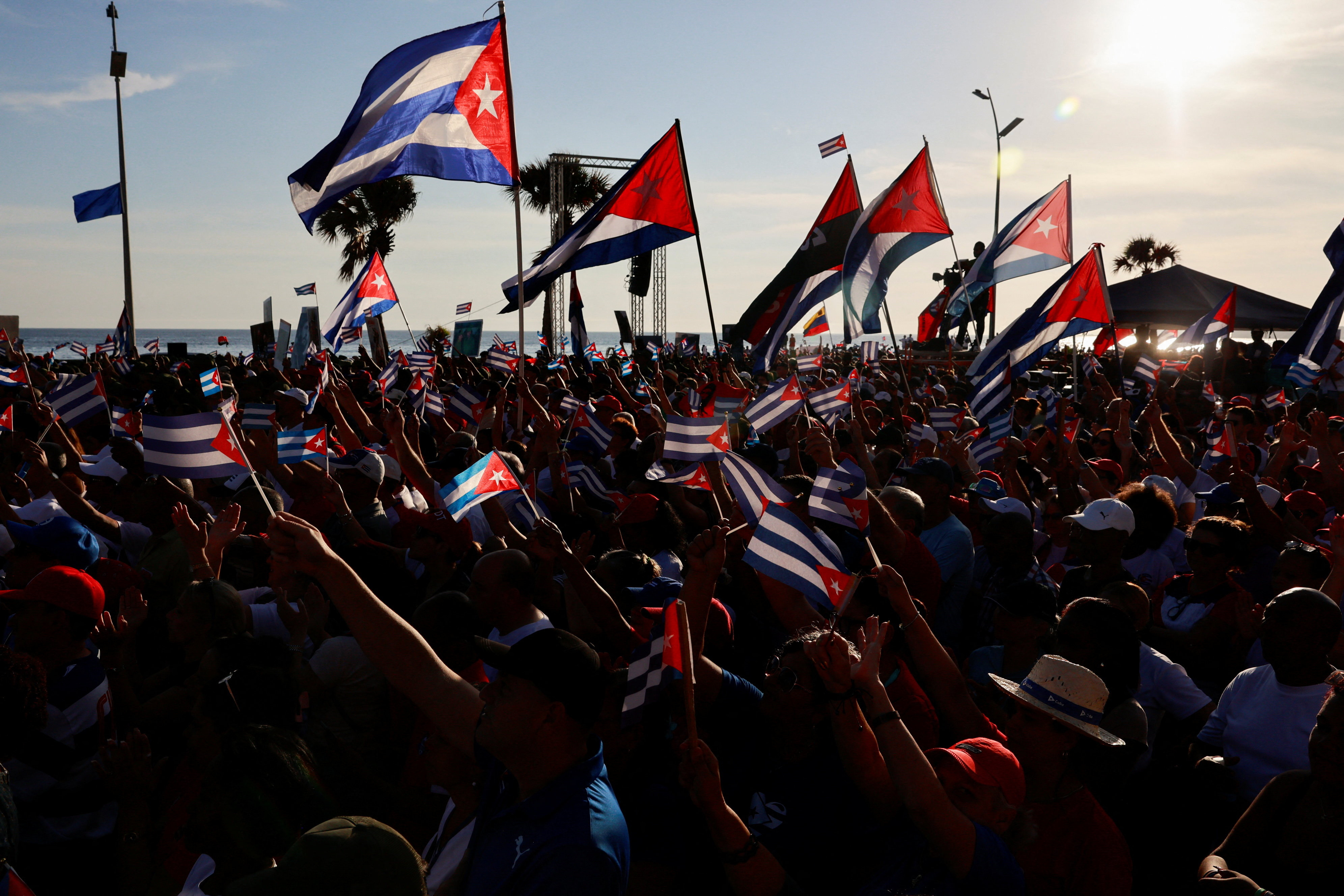 image Cubans gather before US embassy in Havana to protest Raul Castro indictment