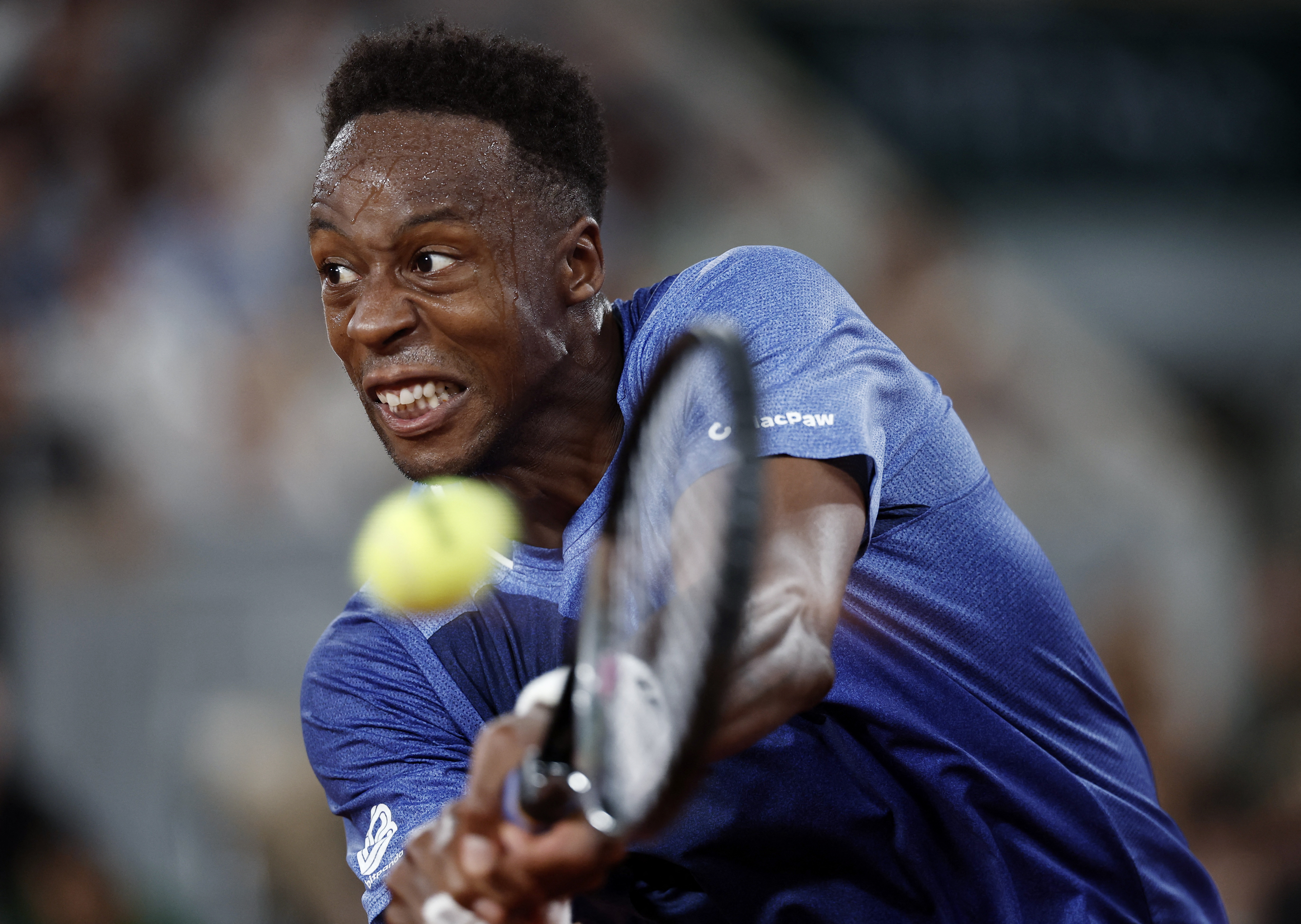 cover Swiatek cruises, Wawrinka and Monfils conclude French Open chapters