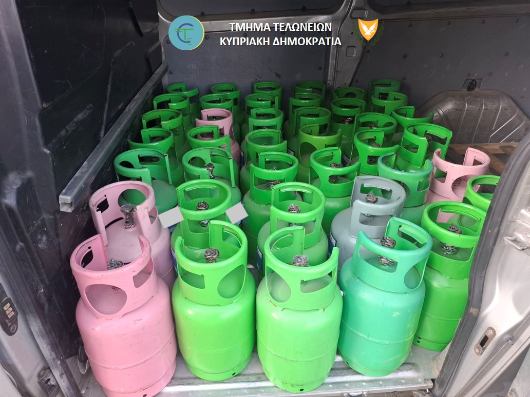 image Customs seize refrigerant gas cylinders smuggled from Turkey