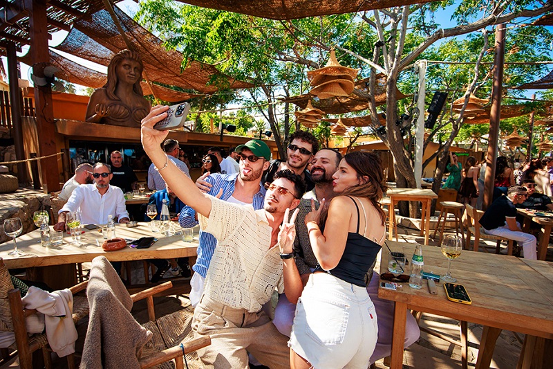 Serena Beach Restaurant, the ultimate summer destination!
