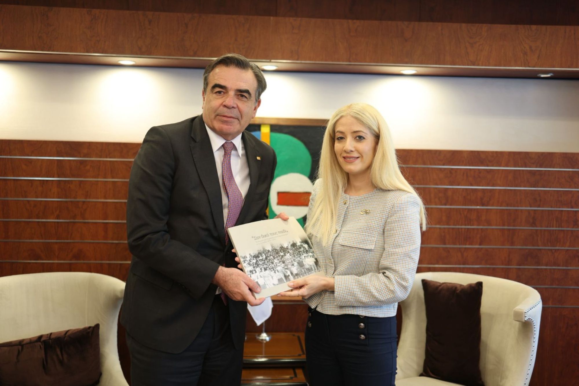 image Annita, Greek food minister discuss foot and mouth outbreaks