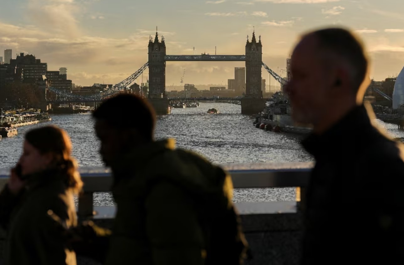 cover UK employers rein in hiring as war in Iran casts shadow over labour market