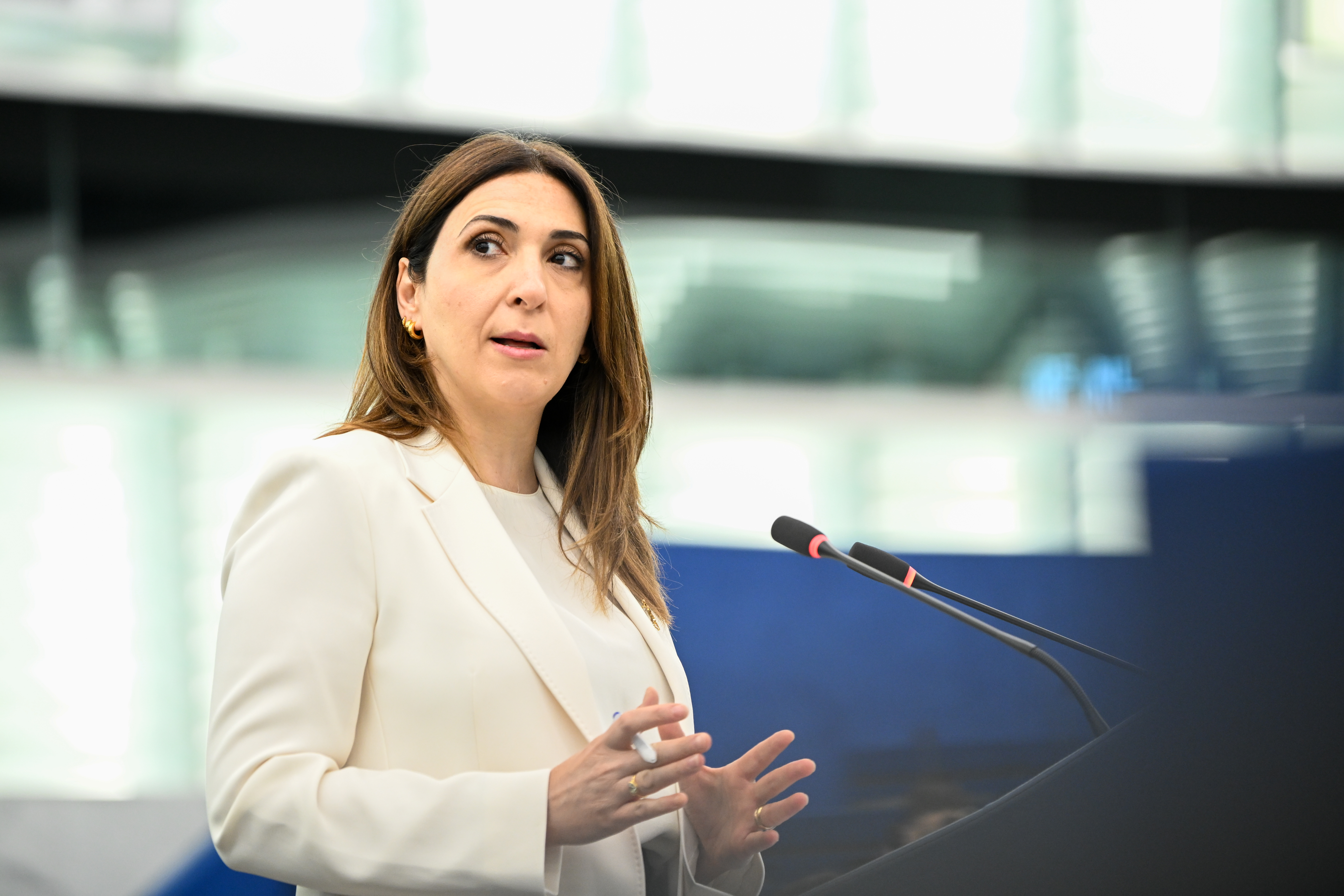cover Enlargement ‘indispensable’ for EU, Raouna says