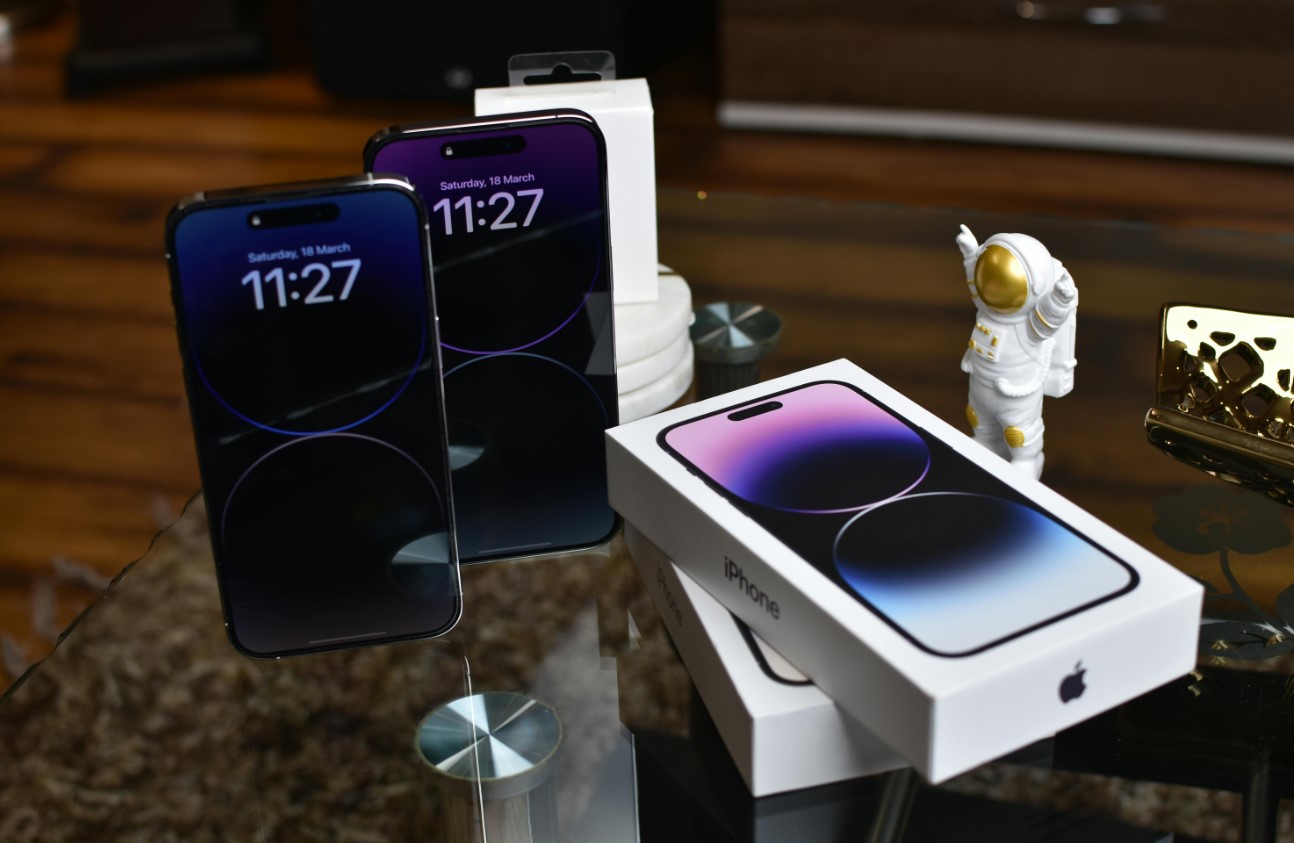 image Industry front loading lifts smartphone shipments ahead of cost hikes