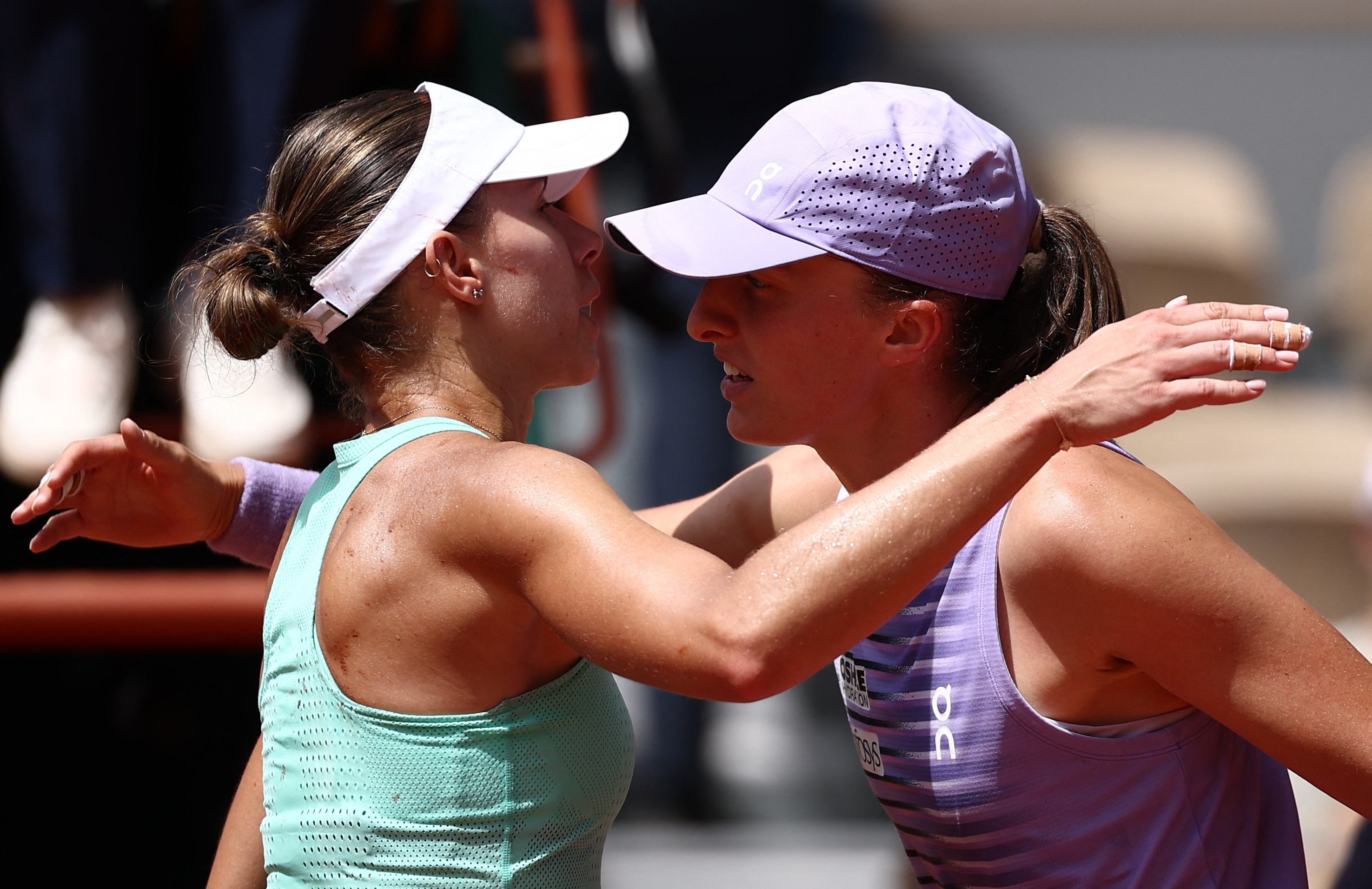 image Four-times champion Swiatek cruises into French Open fourth round