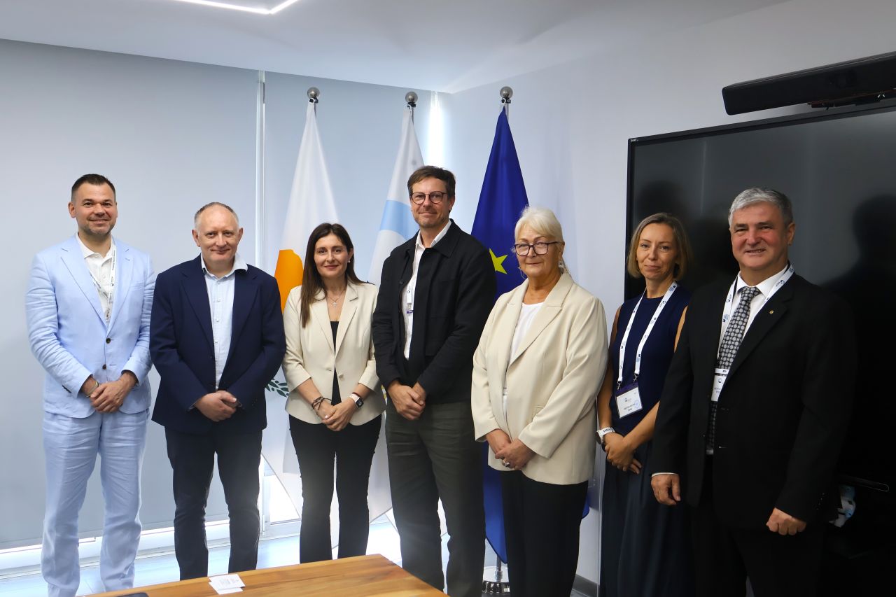 cover Minister reviews Cyprus maritime sector in meeting with Polsteam Shipping