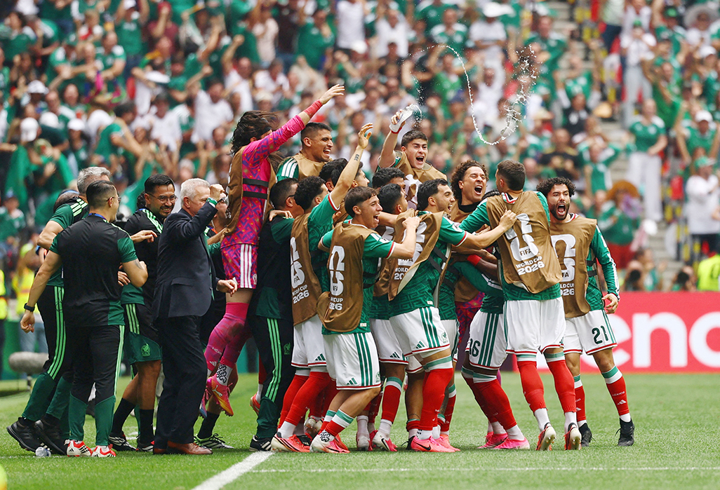 image Mexico beat South Africa in chaotic opener as three players sent off