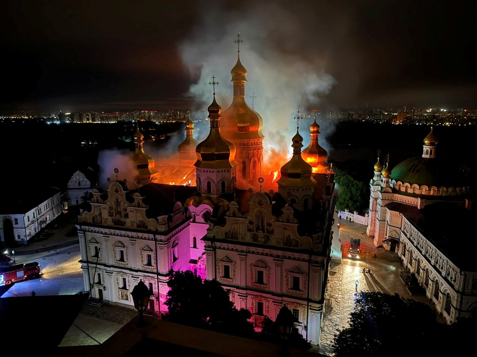 cover Russian strike on Kyiv kills four, damages UNESCO-listed Kyiv Pechersk Lavra monastery