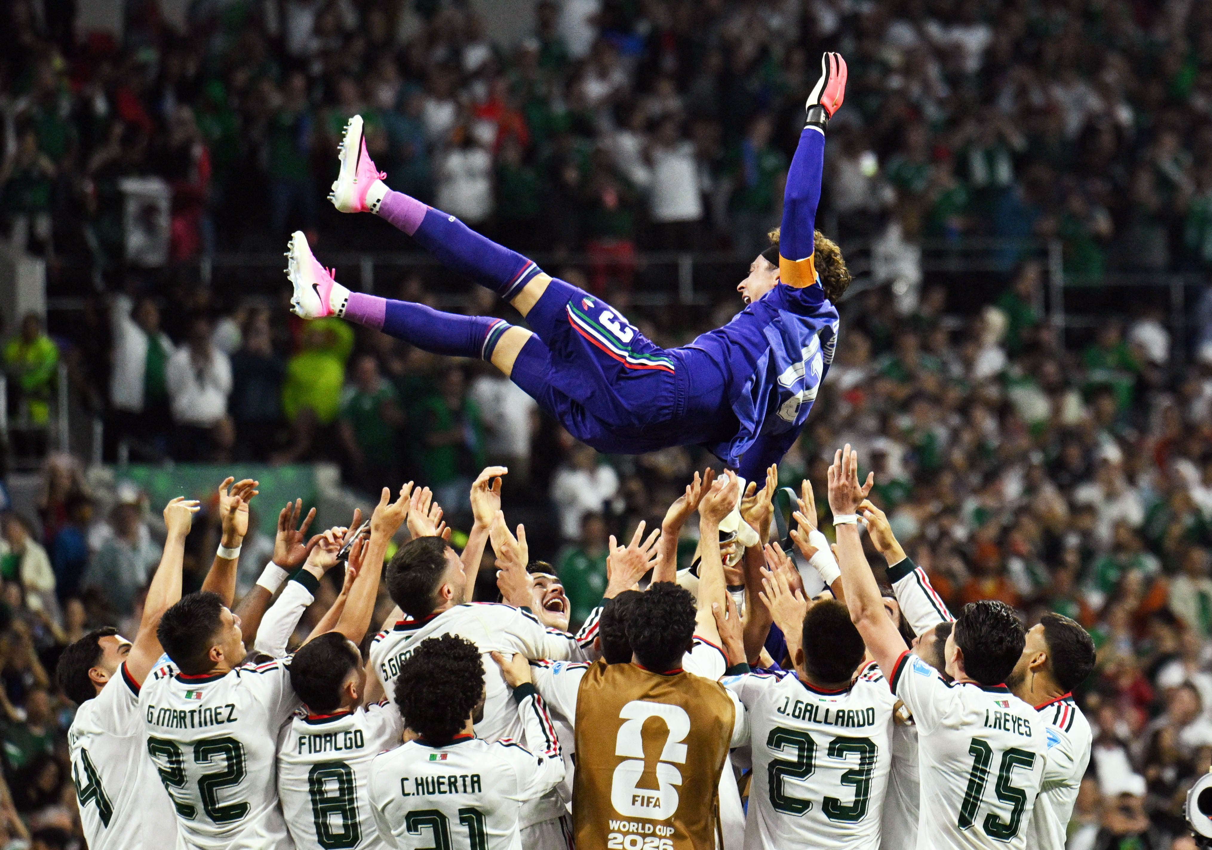AEL&rsquo;s cult hero Ochoa given hero&rsquo;s farewell at home World Cup