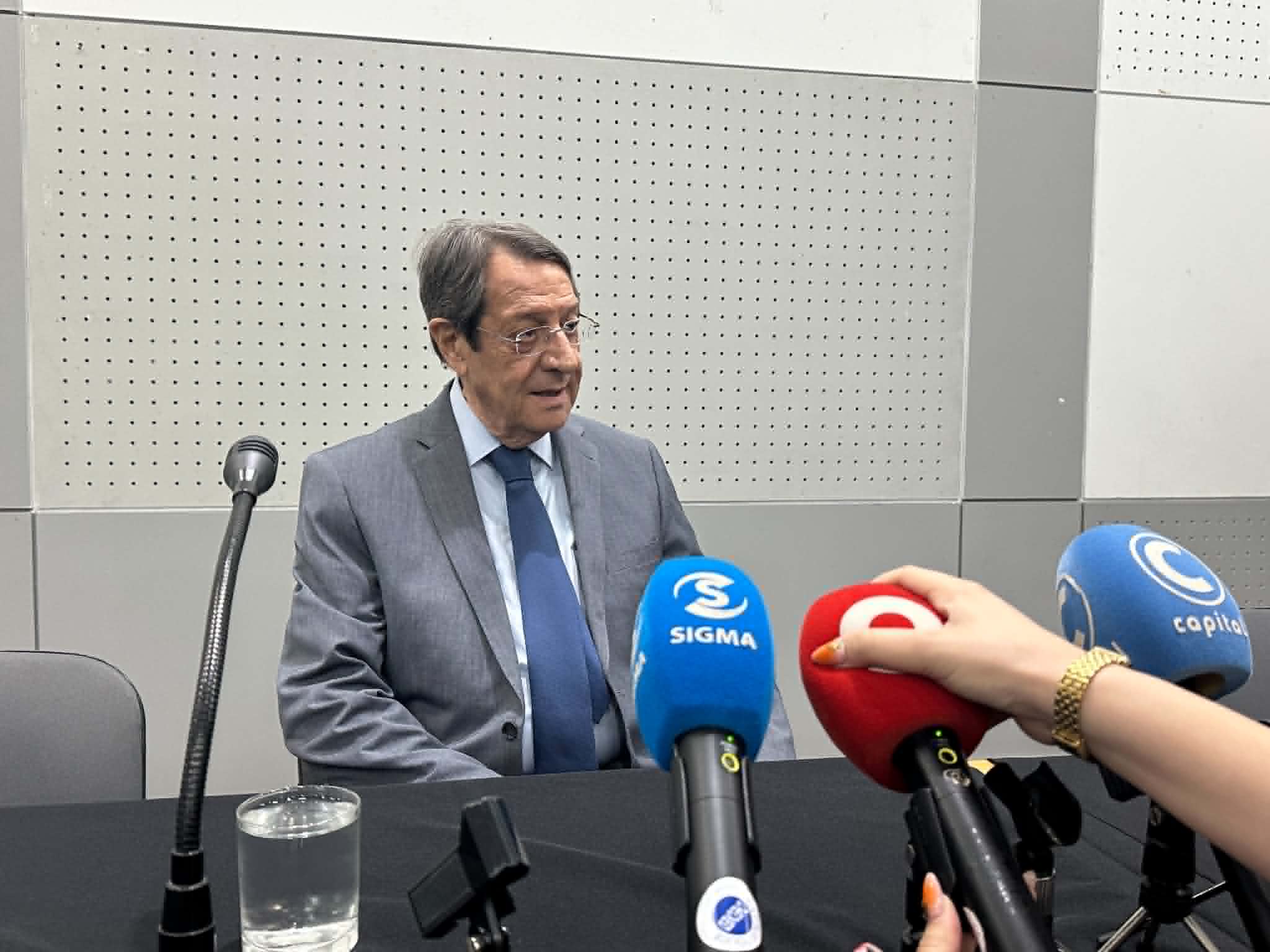 Anastasiades protests innocence, blasts ‘smears’ and ‘toxicity’