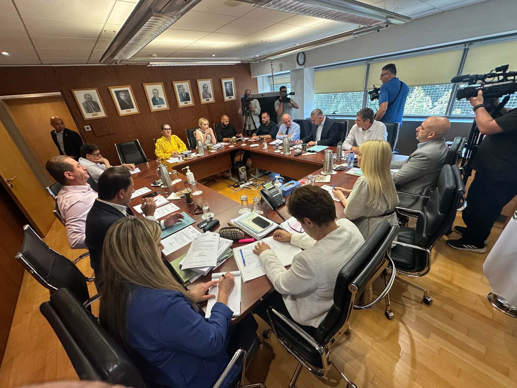 Alma and Direct Democracy to gain €320k and two police escor