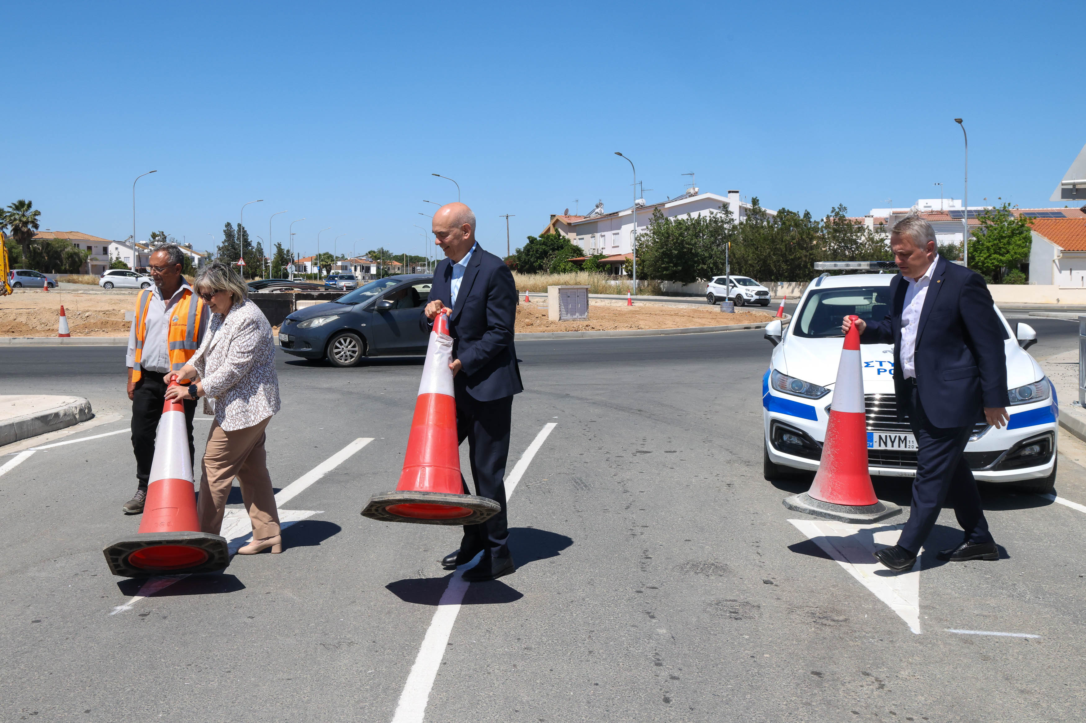 cover Vafeades heralds opening of Argyroupoleos avenue to ease traffic congestion