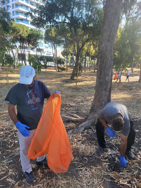 HSS Cyprus holds Dasoudi beach clean-up, to promote eco awareness, youth fitness, service