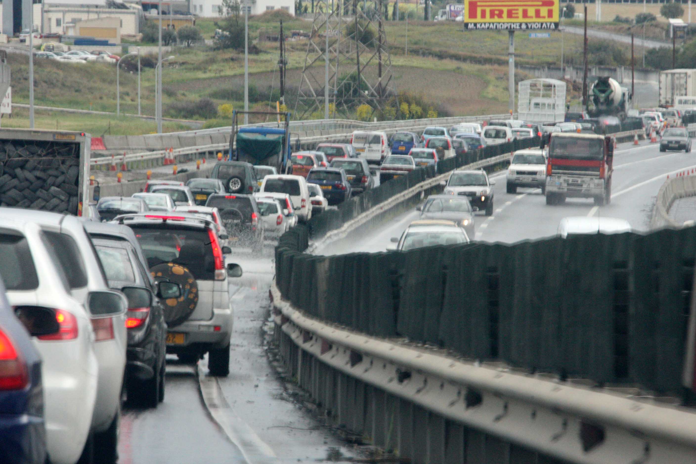 image Four-vehicle collision causes disruption on Limassol-Nicosia motorway