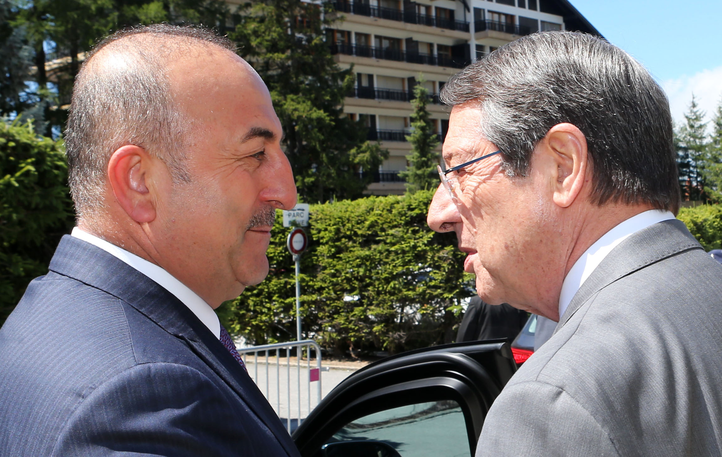 cover Surrounded by liars, Mr Anastasiades?