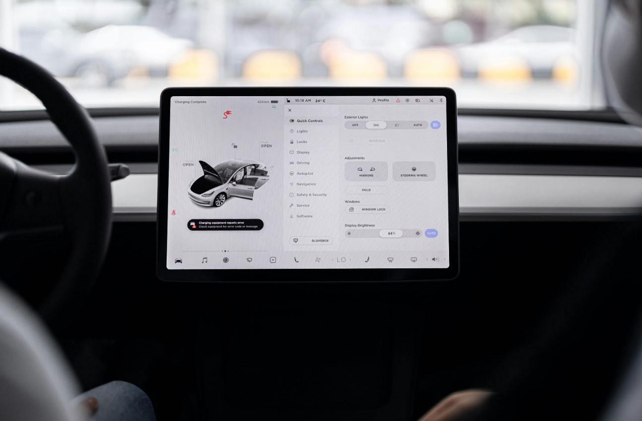 image Demand for smart cockpit screens fuels automotive AMOLED market