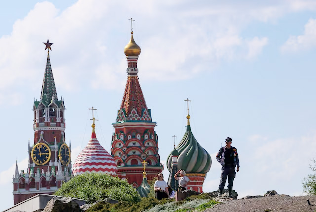 cover Kremlin says it will look into &#8216;strange&#8217; video alleging army torture