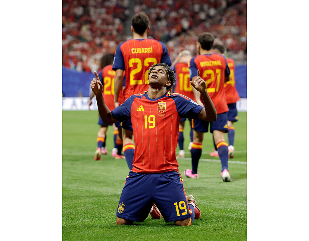 cover Unbeaten Spain ready for whatever Uruguay throw at them