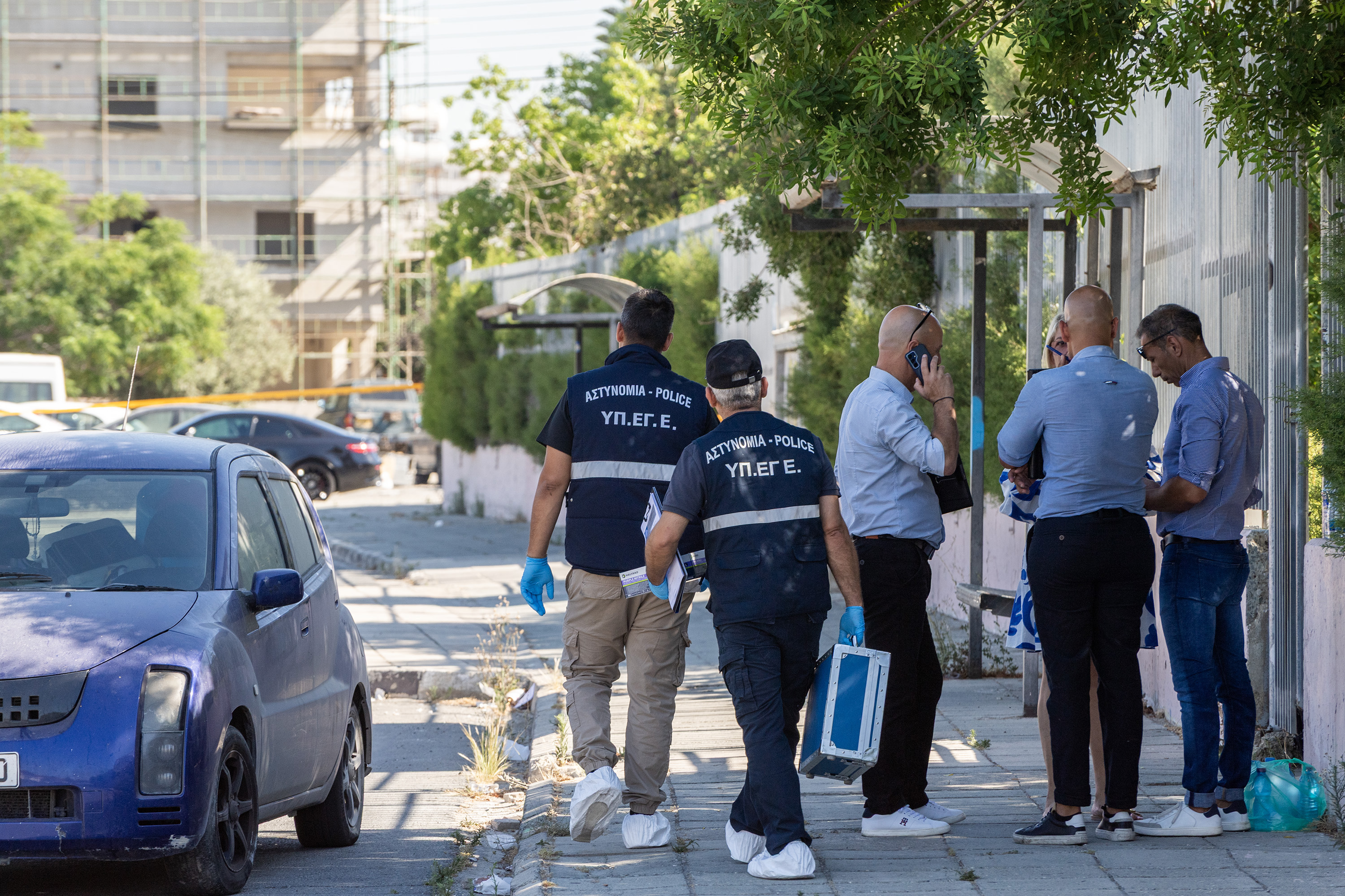 Officer shoots wife, kills himself