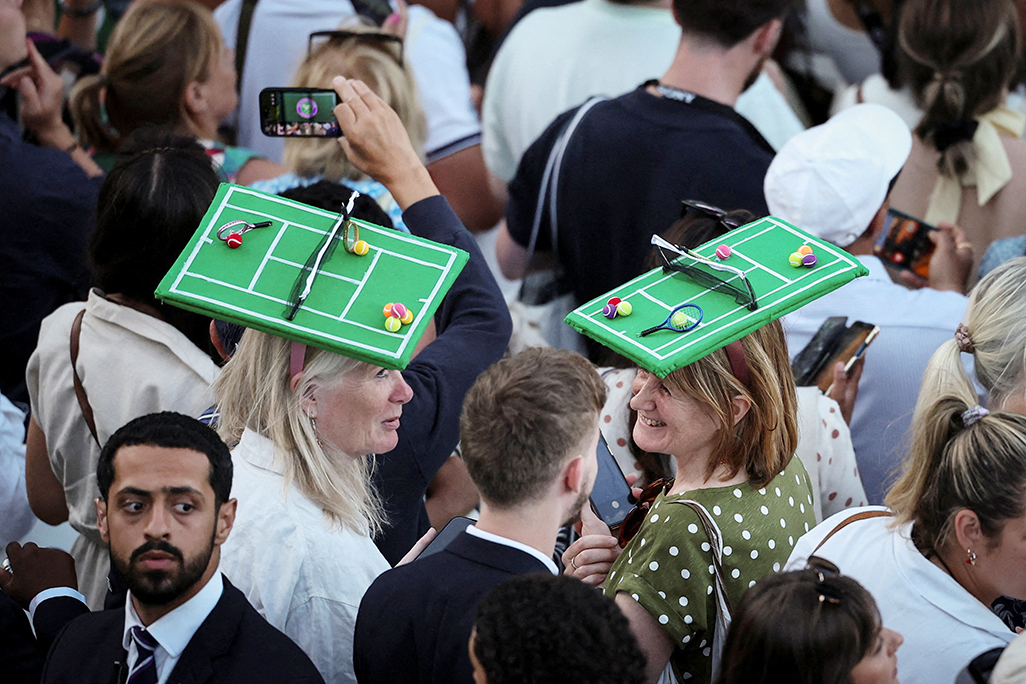 cover Wimbledon broke attendance record despite World Cup clash