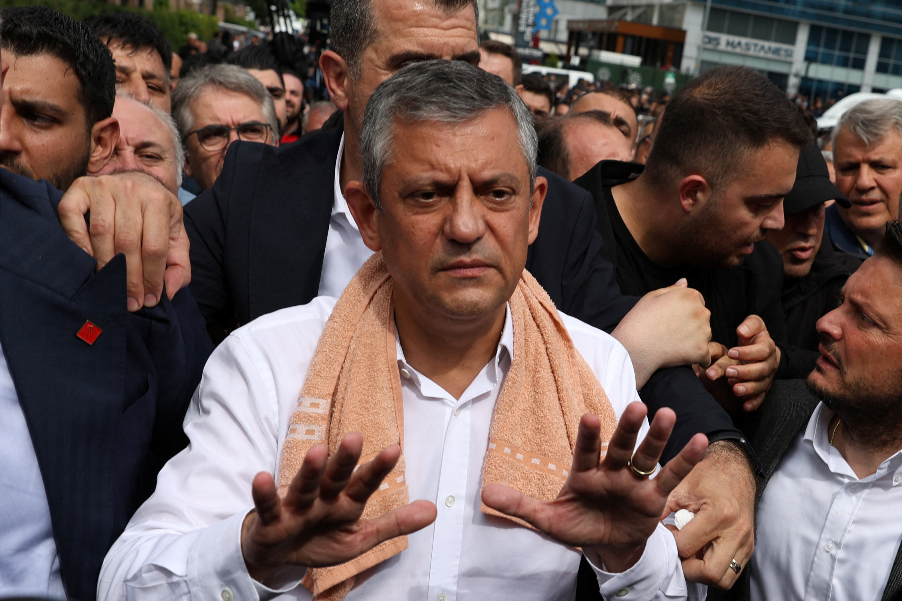 image Turkey&#8217;s opposition leader to form new party to challenge Erdogan