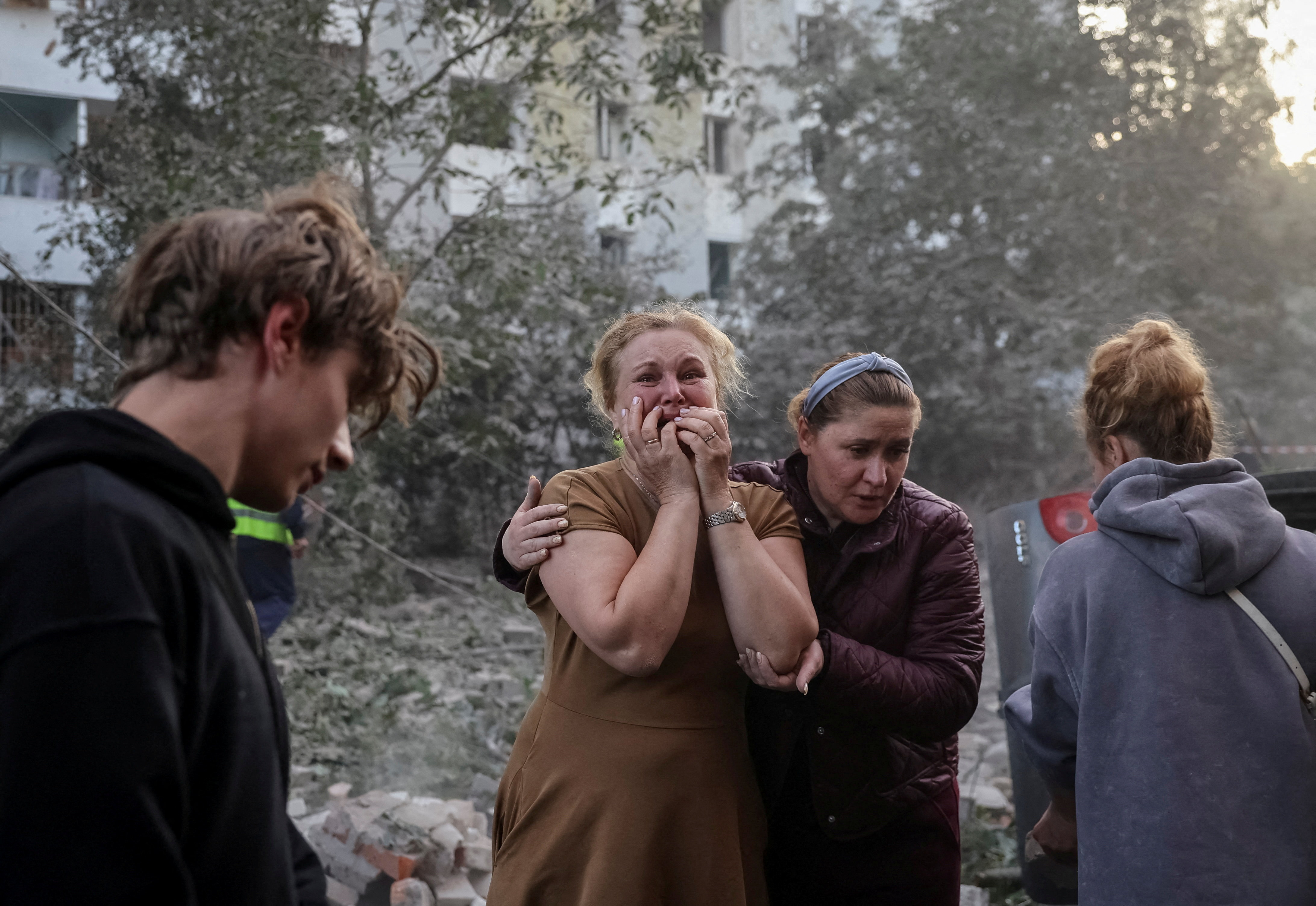 image Russian strikes on Ukraine kill 13; Poland scrambles fighter jets