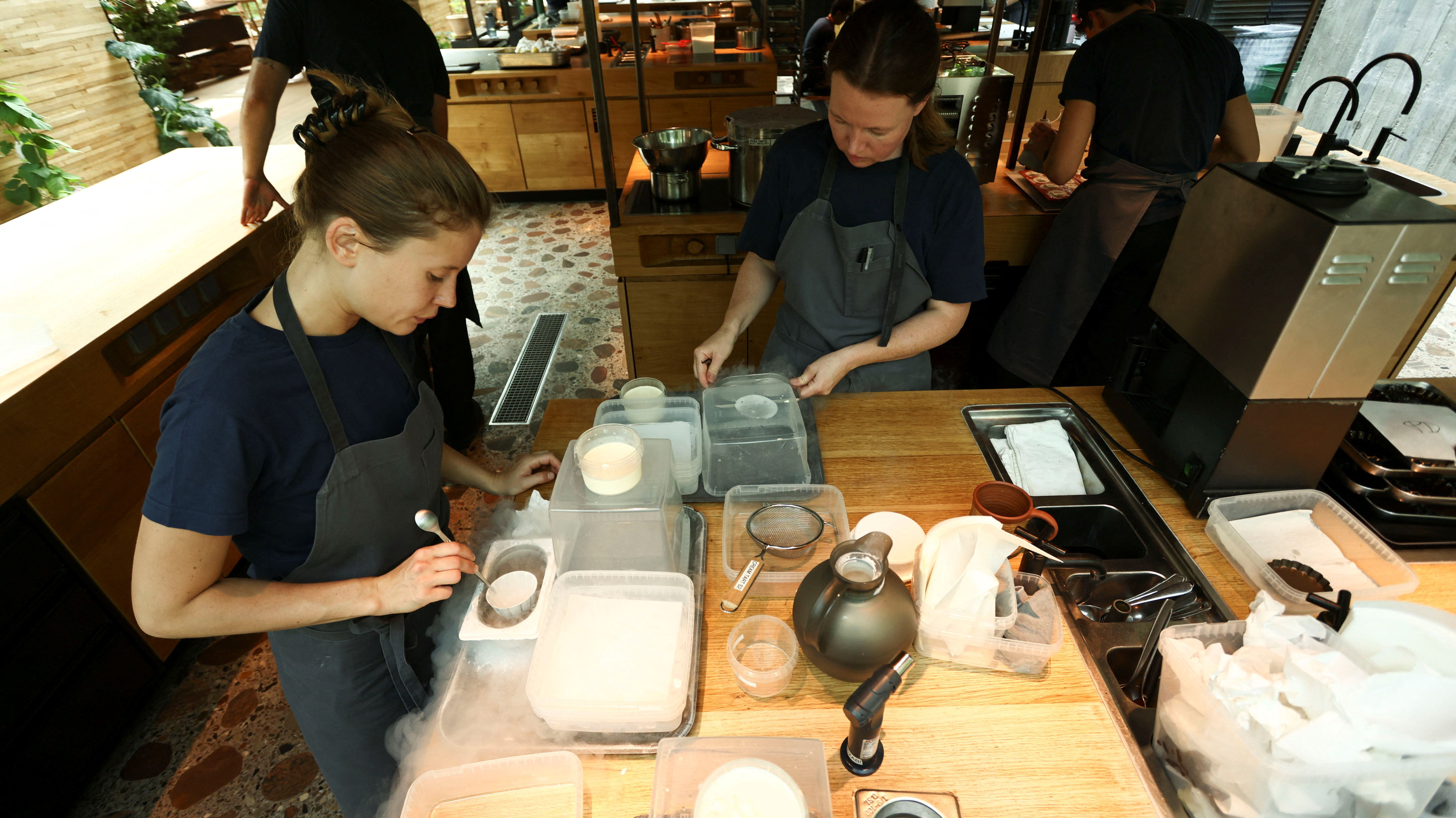 cover Noma restaurant reopens in Copenhagen with new chef, set menu costs €900 with wine pairing