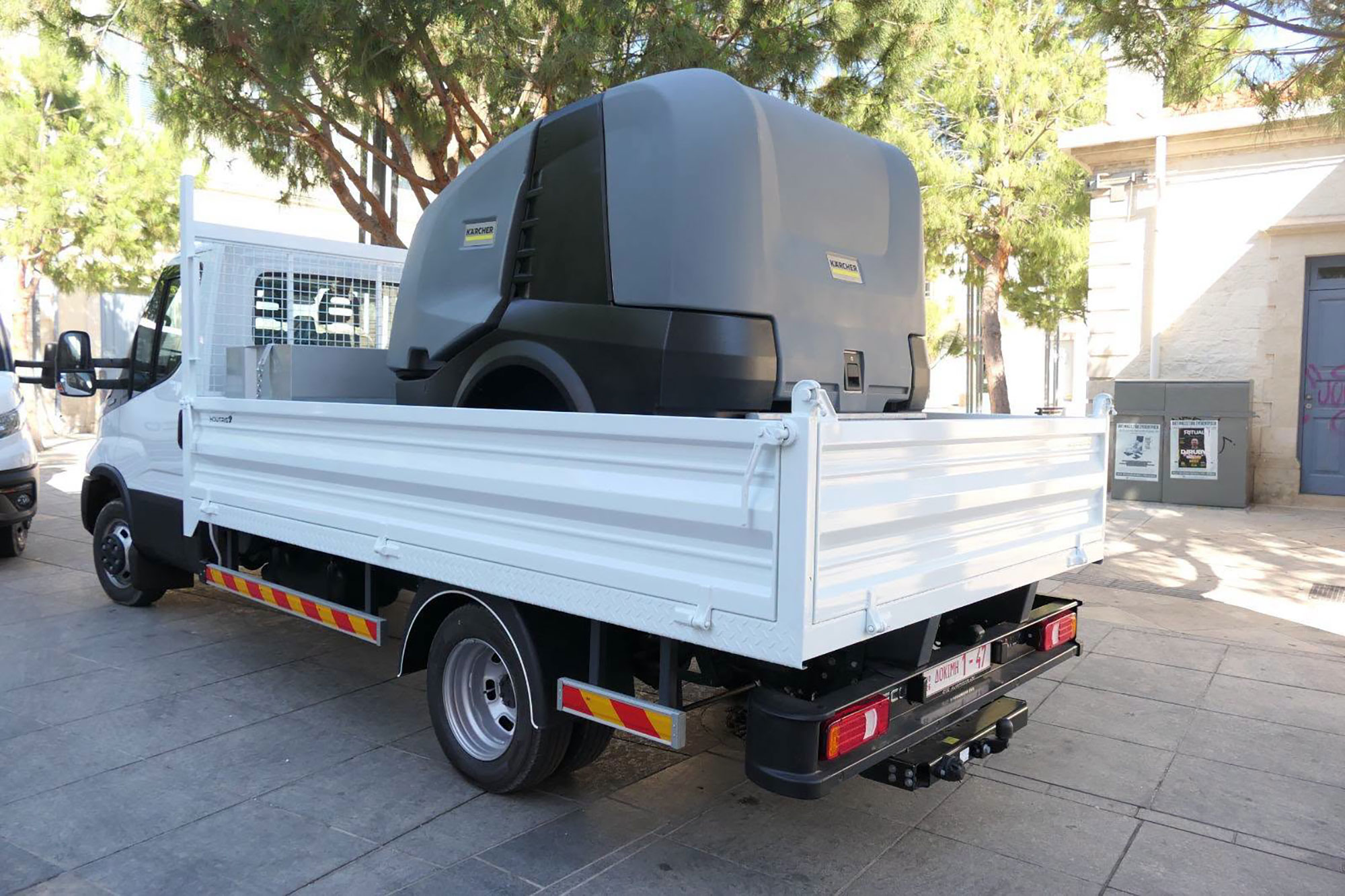 cover Limassol municipality adds new high-pressure cleaning vehicles